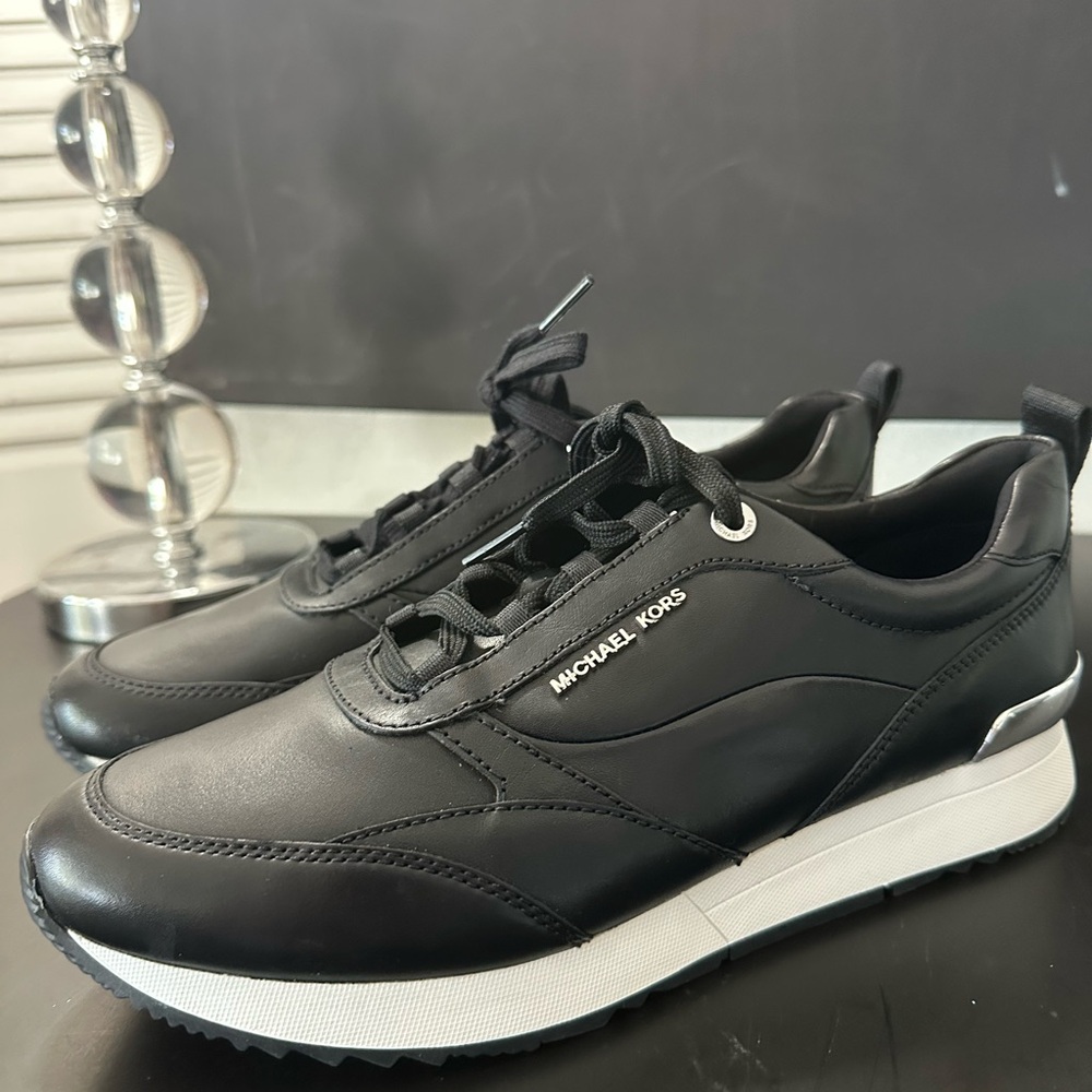 🆕Michael Kors Allie Stride Leather Sneakers - Picture 3 of 15